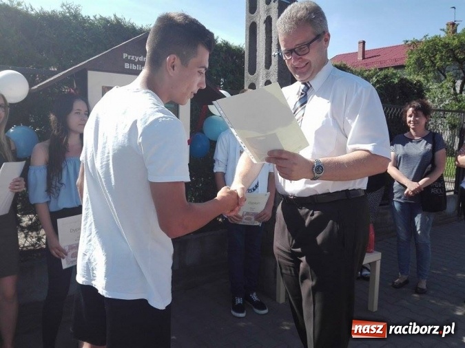 Zdjęcie w galerii na portalu naszraciborz.pl: Przydrożna biblioteka zawsze otwarta!  wiadomości z regionu