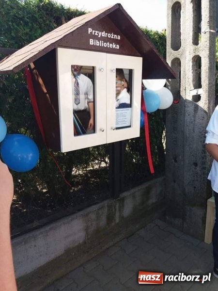 Zdjęcie w galerii na portalu naszraciborz.pl: Przydrożna biblioteka zawsze otwarta!  wiadomości z regionu
