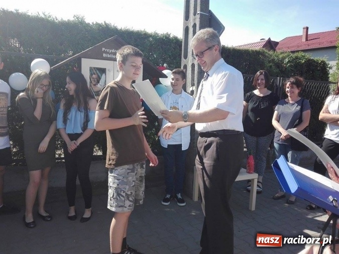 Zdjęcie w galerii na portalu naszraciborz.pl: Przydrożna biblioteka zawsze otwarta!  wiadomości z regionu