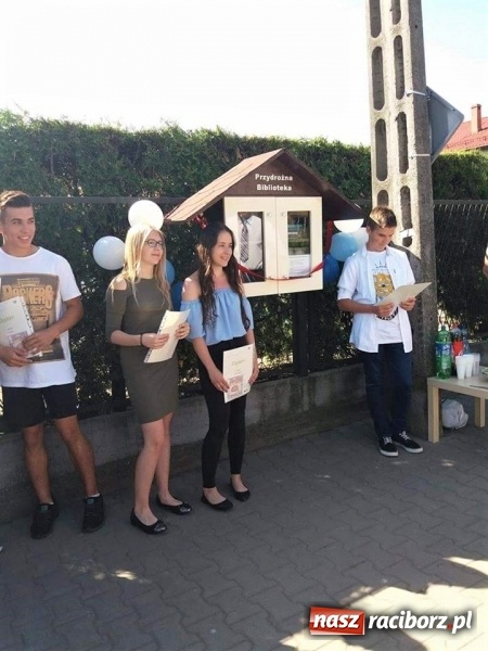 Zdjęcie w galerii na portalu naszraciborz.pl: Przydrożna biblioteka zawsze otwarta!  wiadomości z regionu