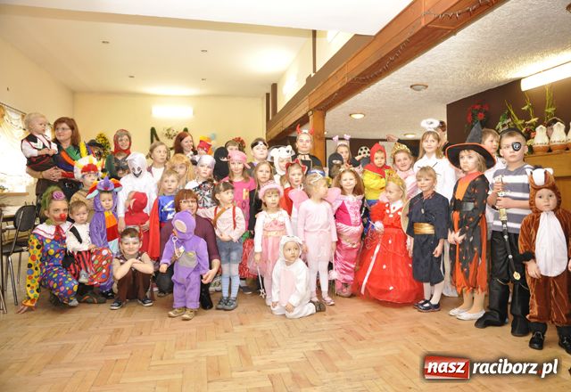 Zdjęcie w galerii na portalu naszraciborz.pl: Dziecięce ostatki z DFK wiadomości z regionu
