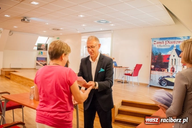 Zdjęcie w galerii na portalu naszraciborz.pl: Podsumowanie projektu Akademia umiejętności menedżerskich na Zamku Piastowskim w Raciborzu wiadomości z regionu