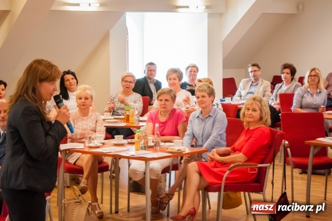 Zdjęcie w galerii na portalu naszraciborz.pl: Podsumowanie projektu Akademia umiejętności menedżerskich na Zamku Piastowskim w Raciborzu wiadomości z regionu