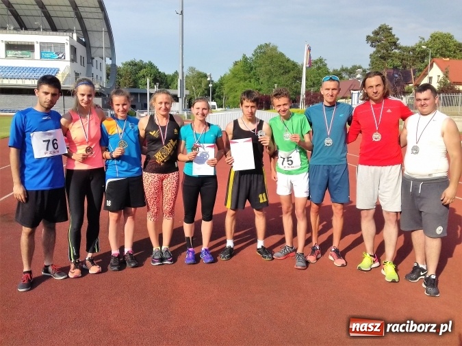 Zdjęcie w galerii na portalu naszraciborz.pl: Zawodnicy Odry Racibórz z sukcesami na Mistrzostwach Polski w lekkiej atletyce wiadomości z regionu