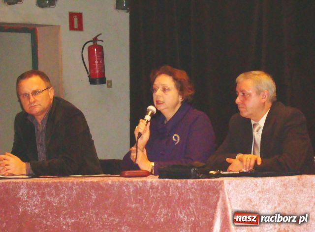 Zdjęcie w galerii na portalu naszraciborz.pl: Nie chcą hangaru przy starych kamienicach wiadomości z regionu