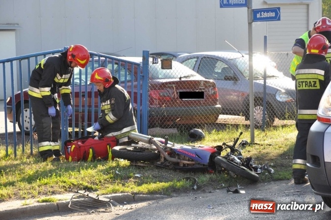 Zdjęcie w galerii na portalu naszraciborz.pl: Wypadek na skrzyżowaniu Rybnicka-Szkolna. Wezwano Lotnicze Pogotowie Ratunkowe wiadomości z regionu