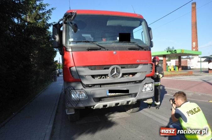 Zdjęcie w galerii na portalu naszraciborz.pl: Wypadek na skrzyżowaniu Rybnicka-Szkolna. Wezwano Lotnicze Pogotowie Ratunkowe wiadomości z regionu