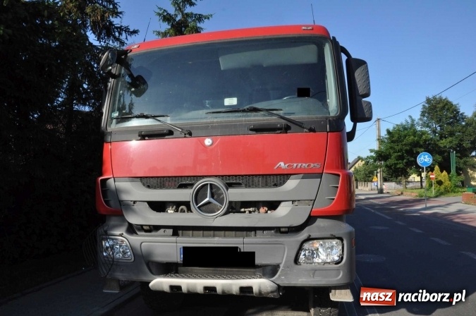 Zdjęcie w galerii na portalu naszraciborz.pl: Wypadek na skrzyżowaniu Rybnicka-Szkolna. Wezwano Lotnicze Pogotowie Ratunkowe wiadomości z regionu