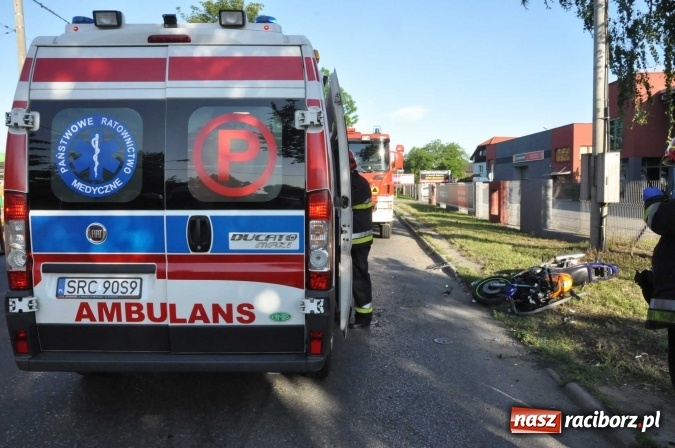 Zdjęcie w galerii na portalu naszraciborz.pl: Wypadek na skrzyżowaniu Rybnicka-Szkolna. Wezwano Lotnicze Pogotowie Ratunkowe wiadomości z regionu