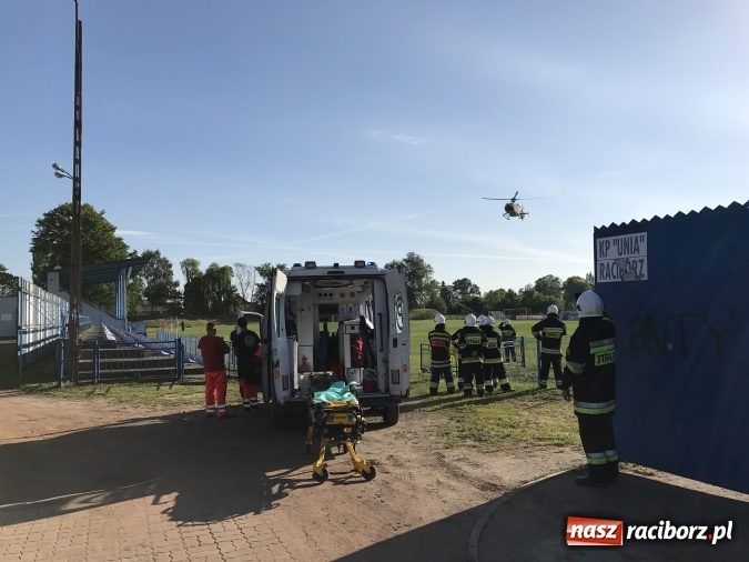 Zdjęcie w galerii na portalu naszraciborz.pl: Wypadek na skrzyżowaniu Rybnicka-Szkolna. Wezwano Lotnicze Pogotowie Ratunkowe wiadomości z regionu