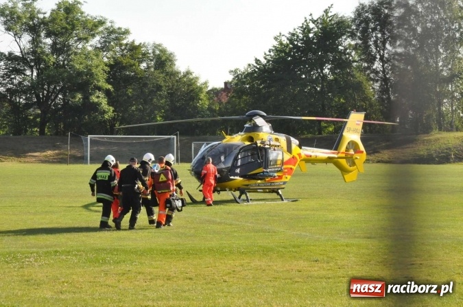Zdjęcie w galerii na portalu naszraciborz.pl: Wypadek na skrzyżowaniu Rybnicka-Szkolna. Wezwano Lotnicze Pogotowie Ratunkowe wiadomości z regionu