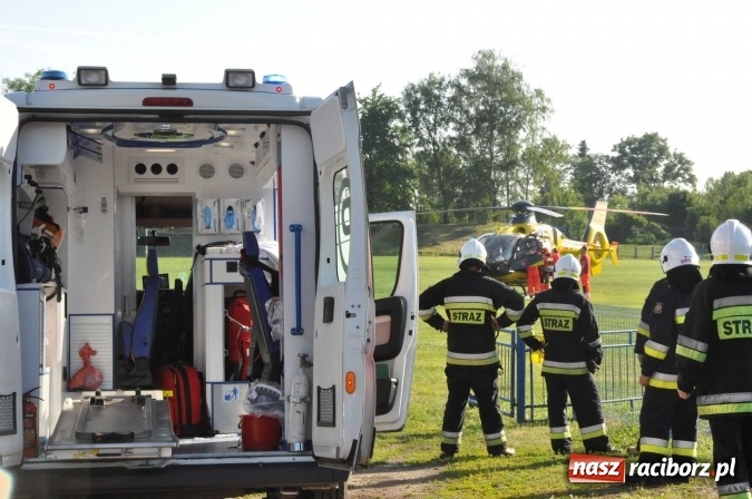 Zdjęcie w galerii na portalu naszraciborz.pl: Wypadek na skrzyżowaniu Rybnicka-Szkolna. Wezwano Lotnicze Pogotowie Ratunkowe wiadomości z regionu