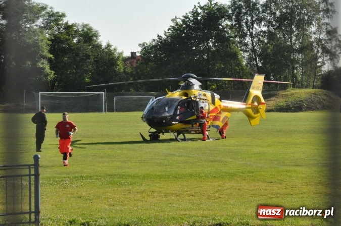 Zdjęcie w galerii na portalu naszraciborz.pl: Wypadek na skrzyżowaniu Rybnicka-Szkolna. Wezwano Lotnicze Pogotowie Ratunkowe wiadomości z regionu