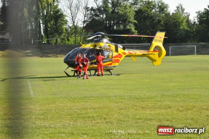 Zdjęcie w galerii na portalu naszraciborz.pl: Wypadek na skrzyżowaniu Rybnicka-Szkolna. Wezwano Lotnicze Pogotowie Ratunkowe wiadomości z regionu