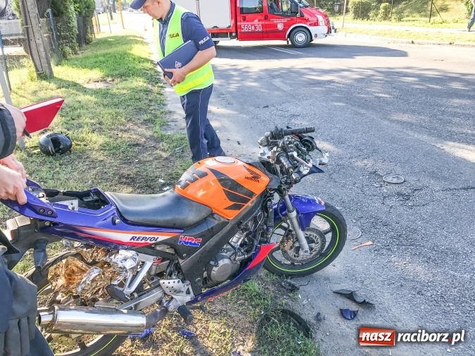 Zdjęcie w galerii na portalu naszraciborz.pl: Wypadek na skrzyżowaniu Rybnicka-Szkolna. Wezwano Lotnicze Pogotowie Ratunkowe wiadomości z regionu