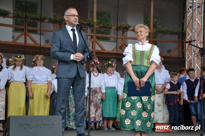 Zdjęcie w galerii na portalu naszraciborz.pl: XV Jubileuszowa Biesiada Śląska Szkół Specjalnych Bajtel Gala za nami  wiadomości z regionu