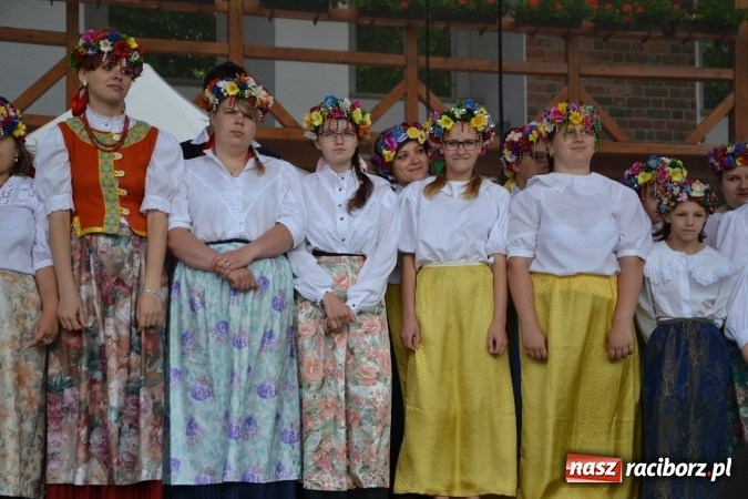 Zdjęcie w galerii na portalu naszraciborz.pl: XV Jubileuszowa Biesiada Śląska Szkół Specjalnych Bajtel Gala za nami  wiadomości z regionu