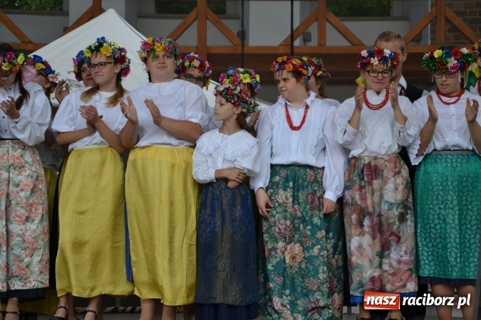 Zdjęcie w galerii na portalu naszraciborz.pl: XV Jubileuszowa Biesiada Śląska Szkół Specjalnych Bajtel Gala za nami  wiadomości z regionu