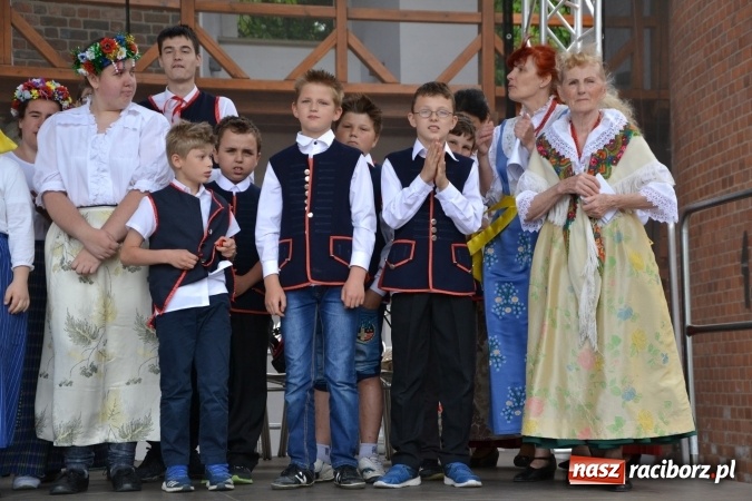 Zdjęcie w galerii na portalu naszraciborz.pl: XV Jubileuszowa Biesiada Śląska Szkół Specjalnych Bajtel Gala za nami  wiadomości z regionu