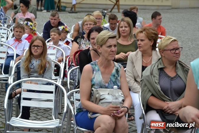 Zdjęcie w galerii na portalu naszraciborz.pl: XV Jubileuszowa Biesiada Śląska Szkół Specjalnych Bajtel Gala za nami  wiadomości z regionu