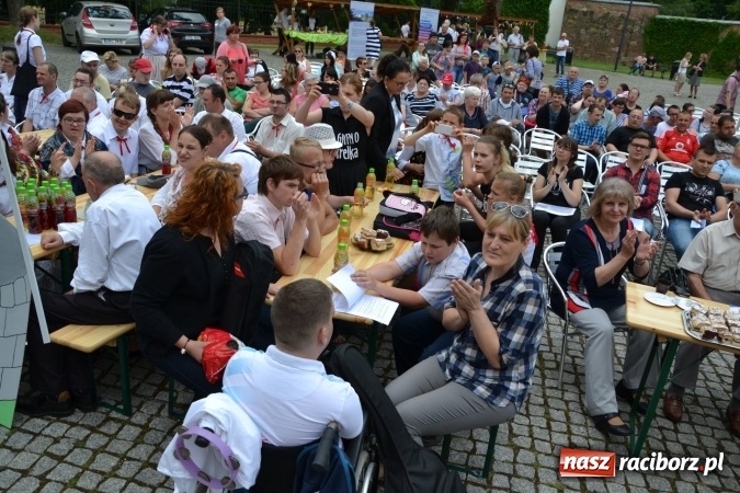 Zdjęcie w galerii na portalu naszraciborz.pl: XV Jubileuszowa Biesiada Śląska Szkół Specjalnych Bajtel Gala za nami  wiadomości z regionu