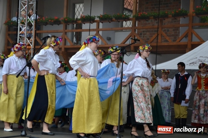 Zdjęcie w galerii na portalu naszraciborz.pl: XV Jubileuszowa Biesiada Śląska Szkół Specjalnych Bajtel Gala za nami  wiadomości z regionu