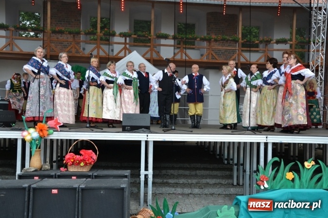 Zdjęcie w galerii na portalu naszraciborz.pl: XV Jubileuszowa Biesiada Śląska Szkół Specjalnych Bajtel Gala za nami  wiadomości z regionu