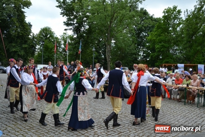 Zdjęcie w galerii na portalu naszraciborz.pl: XV Jubileuszowa Biesiada Śląska Szkół Specjalnych Bajtel Gala za nami  wiadomości z regionu