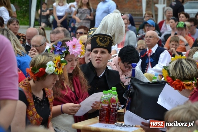 Zdjęcie w galerii na portalu naszraciborz.pl: XV Jubileuszowa Biesiada Śląska Szkół Specjalnych Bajtel Gala za nami  wiadomości z regionu