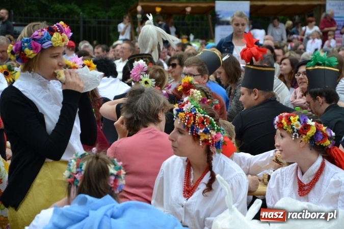 Zdjęcie w galerii na portalu naszraciborz.pl: XV Jubileuszowa Biesiada Śląska Szkół Specjalnych Bajtel Gala za nami  wiadomości z regionu