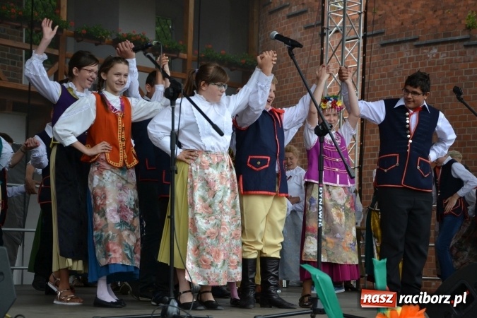 Zdjęcie w galerii na portalu naszraciborz.pl: XV Jubileuszowa Biesiada Śląska Szkół Specjalnych Bajtel Gala za nami  wiadomości z regionu