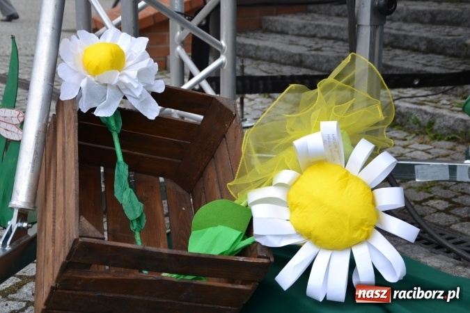 Zdjęcie w galerii na portalu naszraciborz.pl: XV Jubileuszowa Biesiada Śląska Szkół Specjalnych Bajtel Gala za nami  wiadomości z regionu