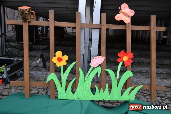 Zdjęcie w galerii na portalu naszraciborz.pl: XV Jubileuszowa Biesiada Śląska Szkół Specjalnych Bajtel Gala za nami  wiadomości z regionu