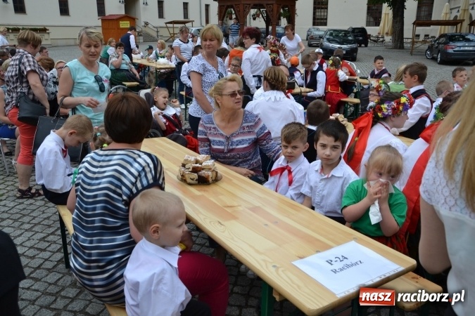 Zdjęcie w galerii na portalu naszraciborz.pl: XV Jubileuszowa Biesiada Śląska Szkół Specjalnych Bajtel Gala za nami  wiadomości z regionu