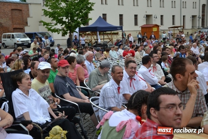 Zdjęcie w galerii na portalu naszraciborz.pl: XV Jubileuszowa Biesiada Śląska Szkół Specjalnych Bajtel Gala za nami  wiadomości z regionu