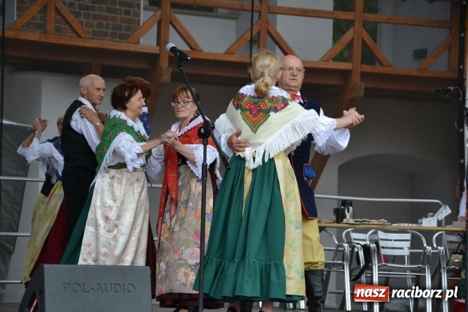 Zdjęcie w galerii na portalu naszraciborz.pl: XV Jubileuszowa Biesiada Śląska Szkół Specjalnych Bajtel Gala za nami  wiadomości z regionu