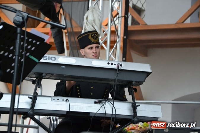 Zdjęcie w galerii na portalu naszraciborz.pl: XV Jubileuszowa Biesiada Śląska Szkół Specjalnych Bajtel Gala za nami  wiadomości z regionu