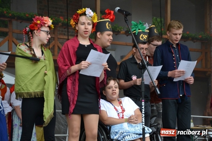 Zdjęcie w galerii na portalu naszraciborz.pl: XV Jubileuszowa Biesiada Śląska Szkół Specjalnych Bajtel Gala za nami  wiadomości z regionu