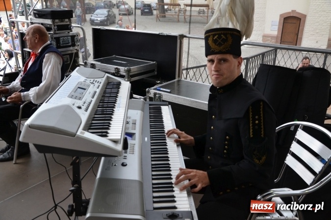 Zdjęcie w galerii na portalu naszraciborz.pl: XV Jubileuszowa Biesiada Śląska Szkół Specjalnych Bajtel Gala za nami  wiadomości z regionu