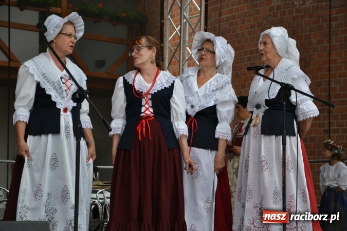Zdjęcie w galerii na portalu naszraciborz.pl: XV Jubileuszowa Biesiada Śląska Szkół Specjalnych Bajtel Gala za nami  wiadomości z regionu
