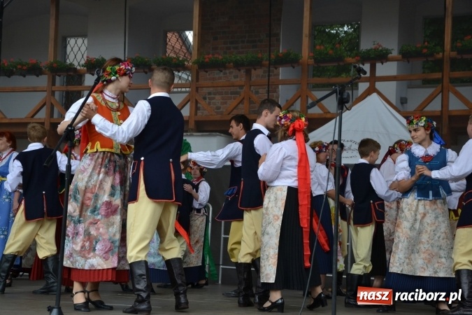 Zdjęcie w galerii na portalu naszraciborz.pl: XV Jubileuszowa Biesiada Śląska Szkół Specjalnych Bajtel Gala za nami  wiadomości z regionu