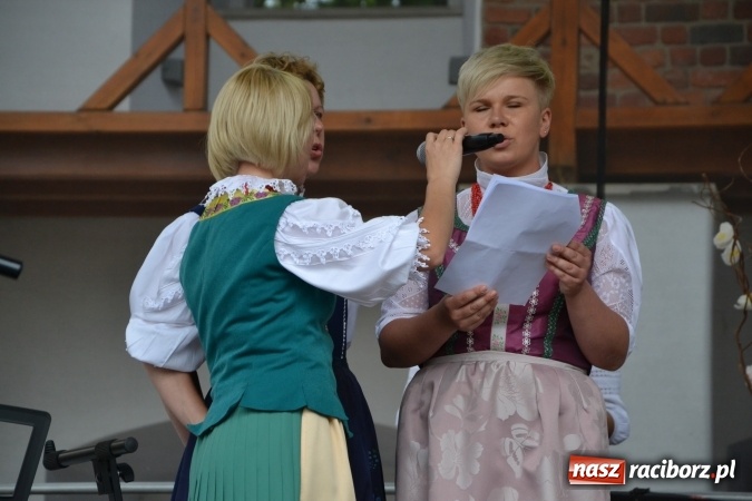 Zdjęcie w galerii na portalu naszraciborz.pl: XV Jubileuszowa Biesiada Śląska Szkół Specjalnych Bajtel Gala za nami  wiadomości z regionu