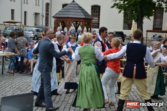 Zdjęcie w galerii na portalu naszraciborz.pl: XV Jubileuszowa Biesiada Śląska Szkół Specjalnych Bajtel Gala za nami  wiadomości z regionu