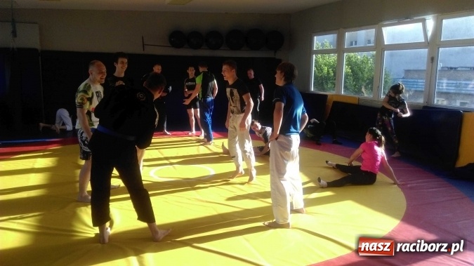 Zdjęcie w galerii na portalu naszraciborz.pl: Wspólny trening Łamatorów i Spartan  wiadomości z regionu