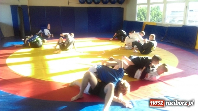 Zdjęcie w galerii na portalu naszraciborz.pl: Wspólny trening Łamatorów i Spartan  wiadomości z regionu