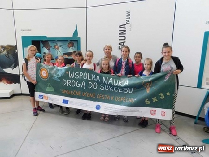 Zdjęcie w galerii na portalu naszraciborz.pl: Odkrywcy z SP 1 w świecie wynalazków wiadomości z regionu