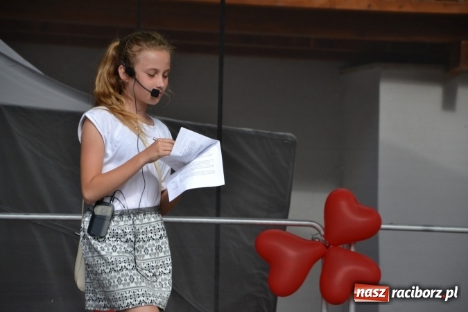 Zdjęcie w galerii na portalu naszraciborz.pl: Obchody Dnia Matki i Ojca oraz taneczne podsumowanie roku szkolnego w MDK  wiadomości z regionu