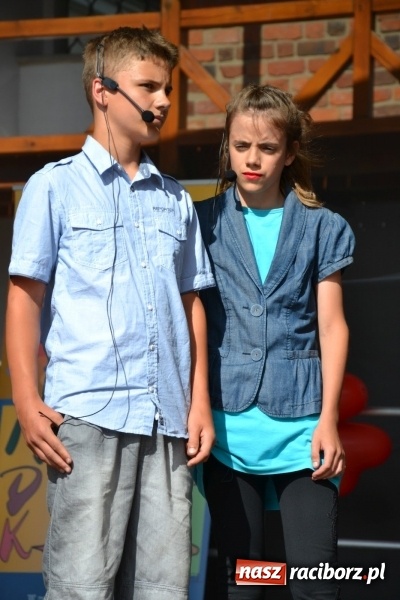 Zdjęcie w galerii na portalu naszraciborz.pl: Obchody Dnia Matki i Ojca oraz taneczne podsumowanie roku szkolnego w MDK  wiadomości z regionu