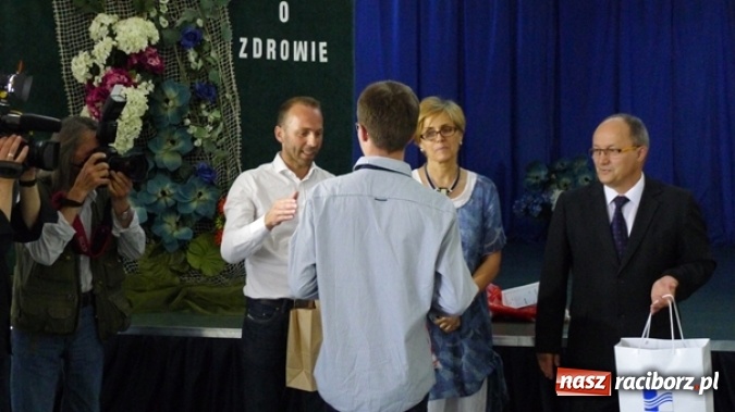 Zdjęcie w galerii na portalu naszraciborz.pl: Kamil Mucha zwycięzcą ogólnopolskiego konkursu transplantologicznego w Szczecinie  wiadomości z regionu