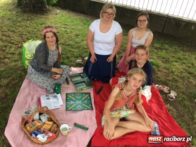 Zdjęcie w galerii na portalu naszraciborz.pl: Sposób na lektury w SP 1 wiadomości z regionu